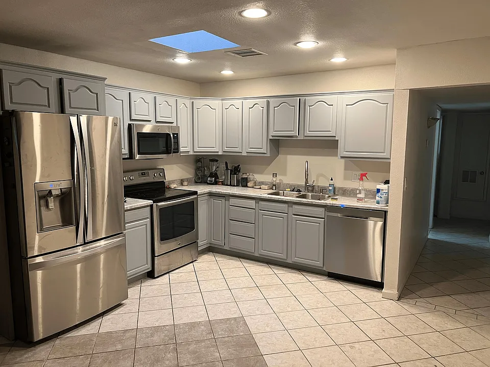 3138 W Bloomfield Rd