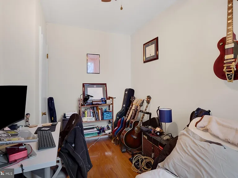105 W Salaignac St — Photo 21