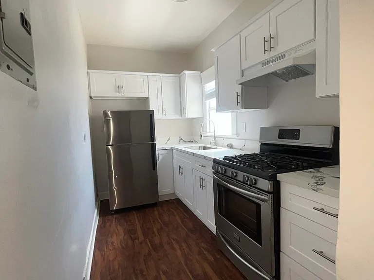 915 Cherry Ave #209 — Photo 10