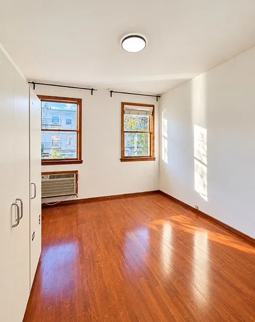 3 bed, 1100 sqft, $2,900 — Photo 4