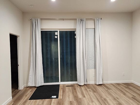 3rd image of 508 E Regina Ave