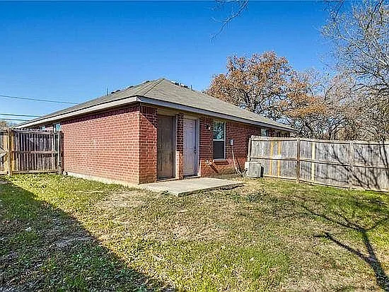 2611 Wilson Rd — Photo 6
