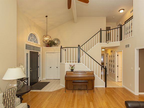 3rd image of 51363 Crooked Oak Dr