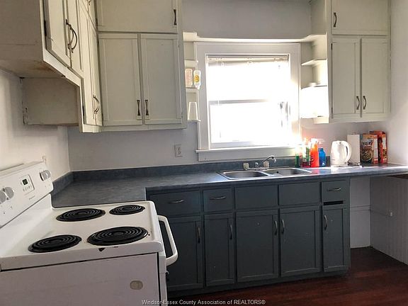 5th image of 952 Elm Ave