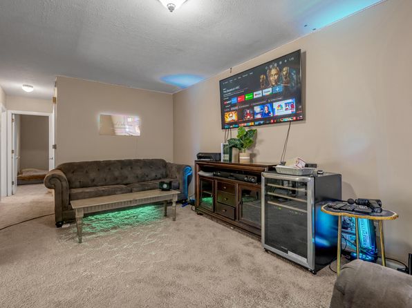 lexington-kentucky-2054773756 picture