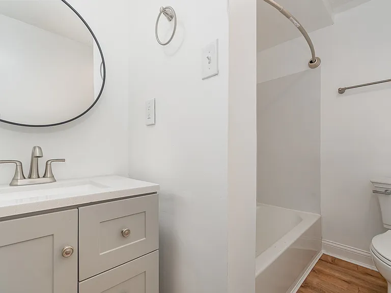 121 Adela Ave #2 — Photo 8