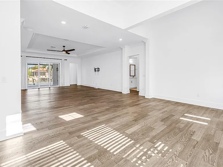 513 17th Ave E — Photo 11