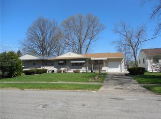 960 Doris Dr, Hubbard, OH