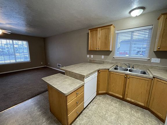 4th image of 3733 E Deloy Dr #1