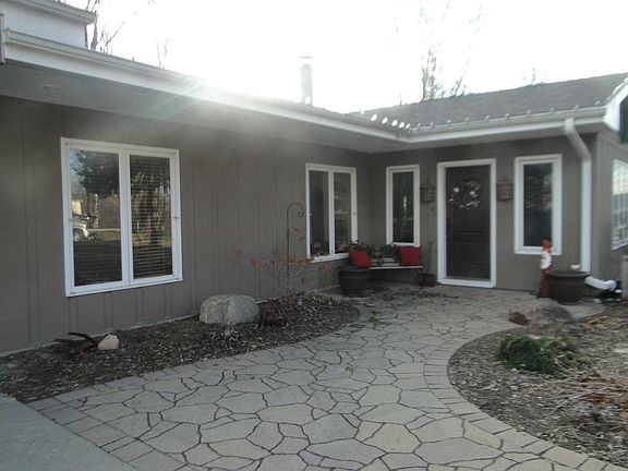 2nd image of 2304 Lakeview Dr