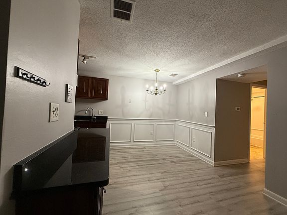 5th image of 34 Walden Dr APT 3