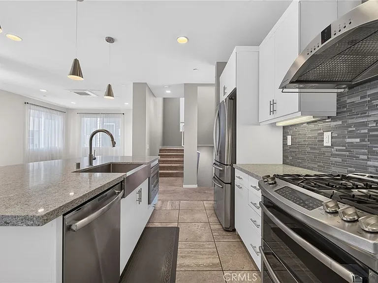 821 Brickyard Ln — Photo 17
