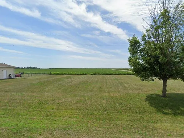 205 Linda Ln, Sidney, IL 61877