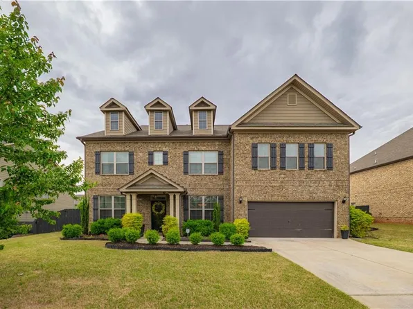 590 Birkdale Dr, Fairburn, GA 30213