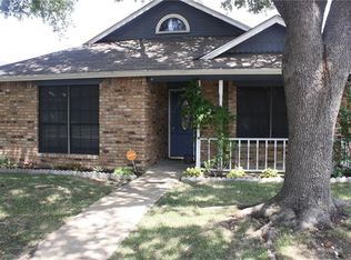 444 Crooked Ln, Mesquite, TX