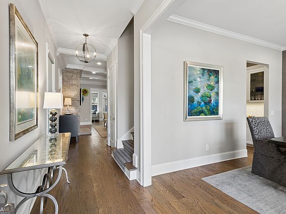 5th image of 317 Riversedge Dr NW