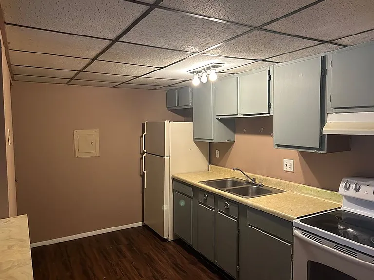 547 Ashland Ave — Photo 8