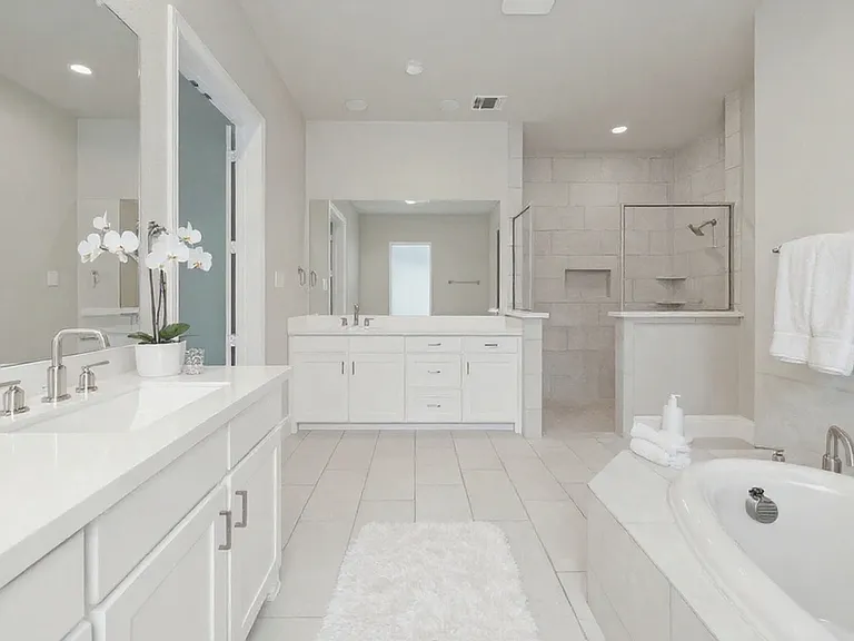 2521 Hampstead Ln — Photo 10