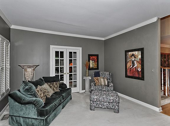 4th image of 1046 W Hidden Creek Ct