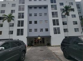 210 SW 11th St