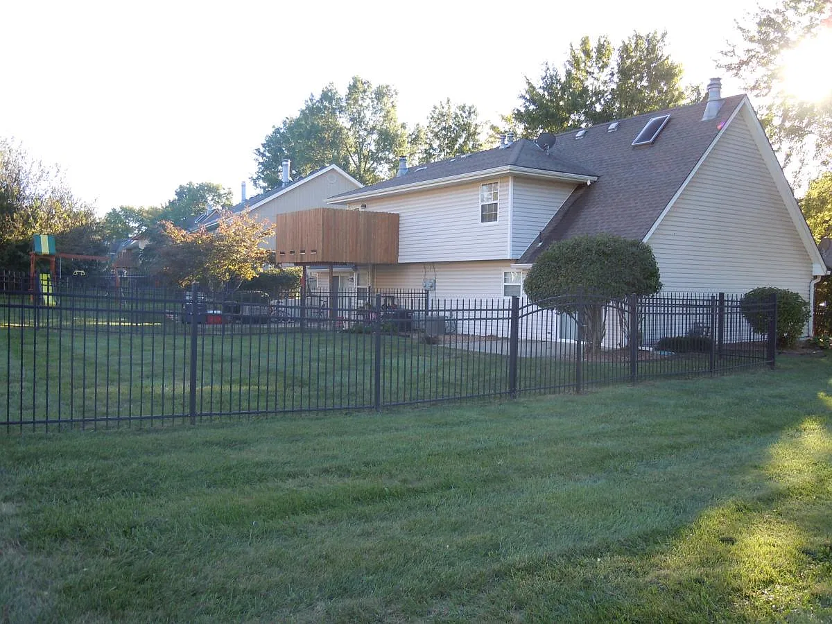 2 bed, 1.5 bath, 1429 sqft, $1,600 — Photo 1