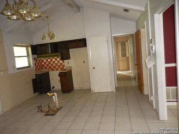 4th image of 1110 CANYON BLUFF