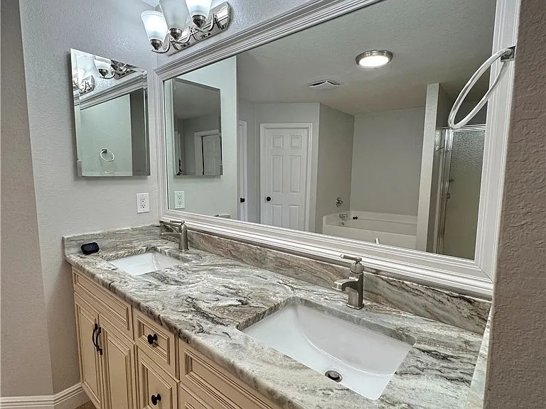 3829 SW 17th Pl — Photo 15