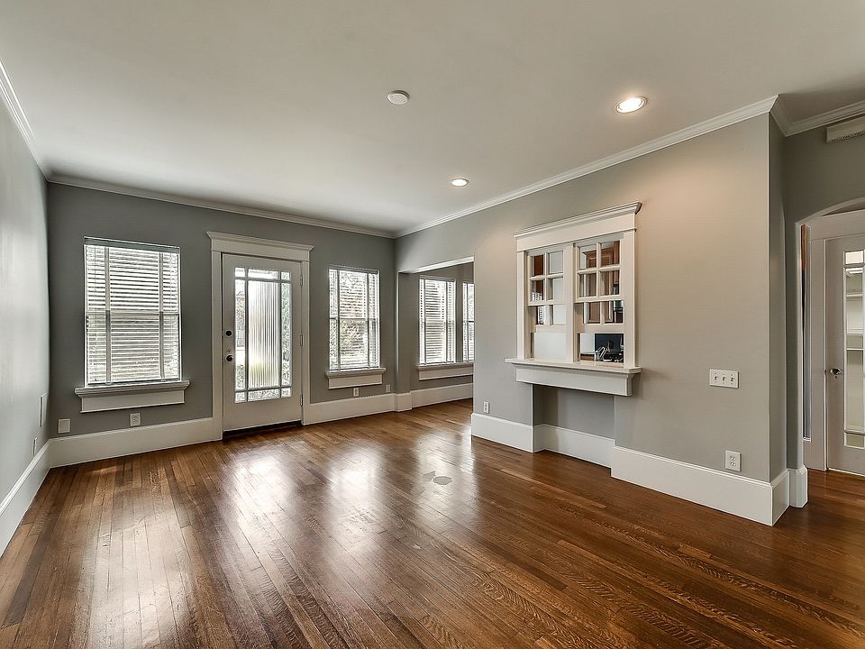 A wall of windows, quarter-sawn hardwoods and vintage details adds warm, character and charm to this unit. *Please note: image is representative and may not reflect the actual unit or condition of the unit listed.