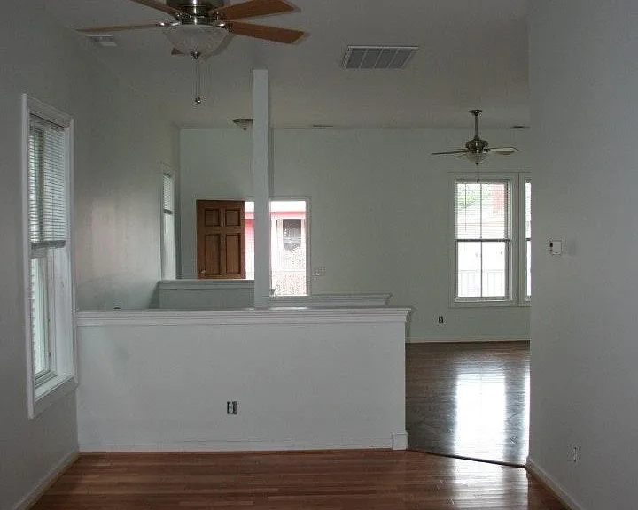 2221 Whitaker St — Photo 3