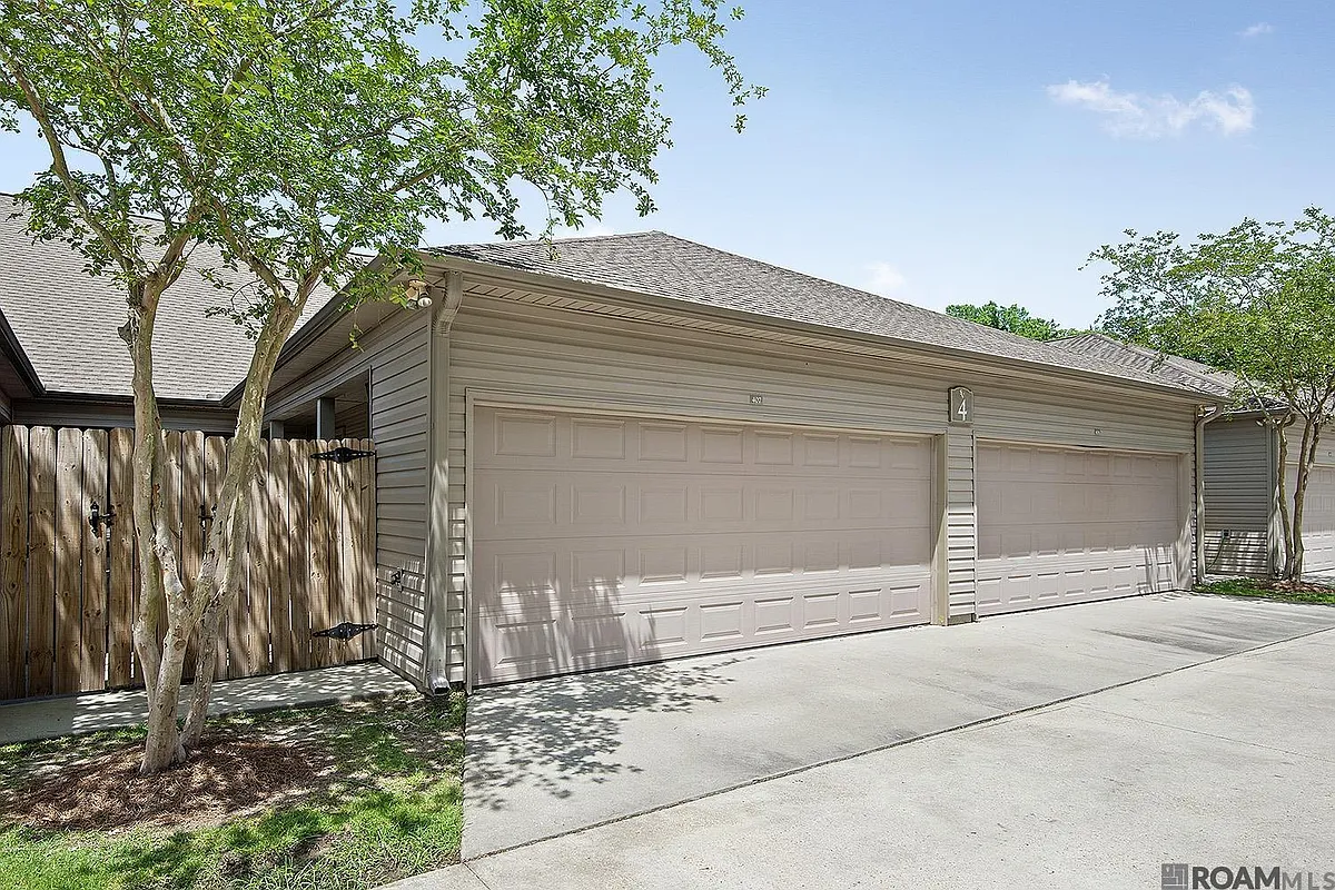 Building Photo - 809 Summer Breeze Dr #903