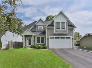 1307 Underwood Ter, Wheaton, IL