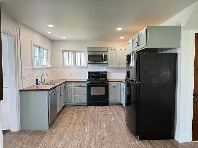 147 Manheim St. — Photo 1