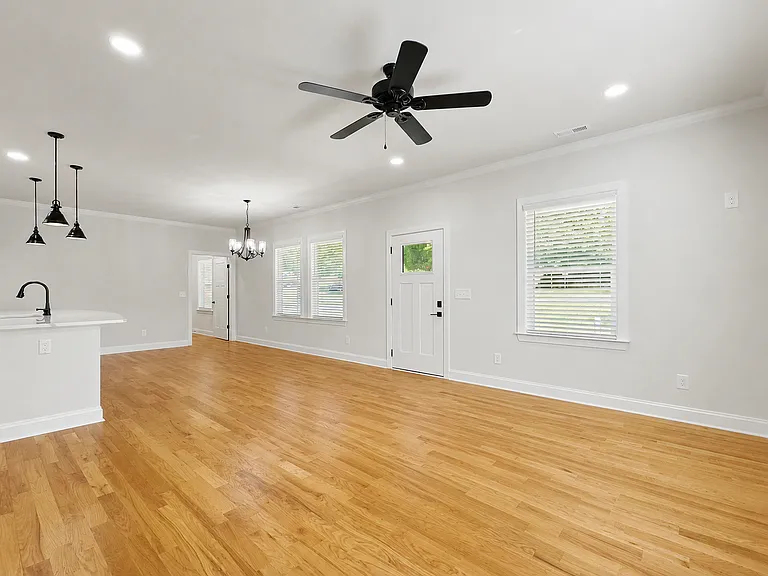 301 Tomberlin Rd — Photo 7