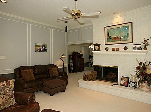 5th image of 1111 Navajo Cir