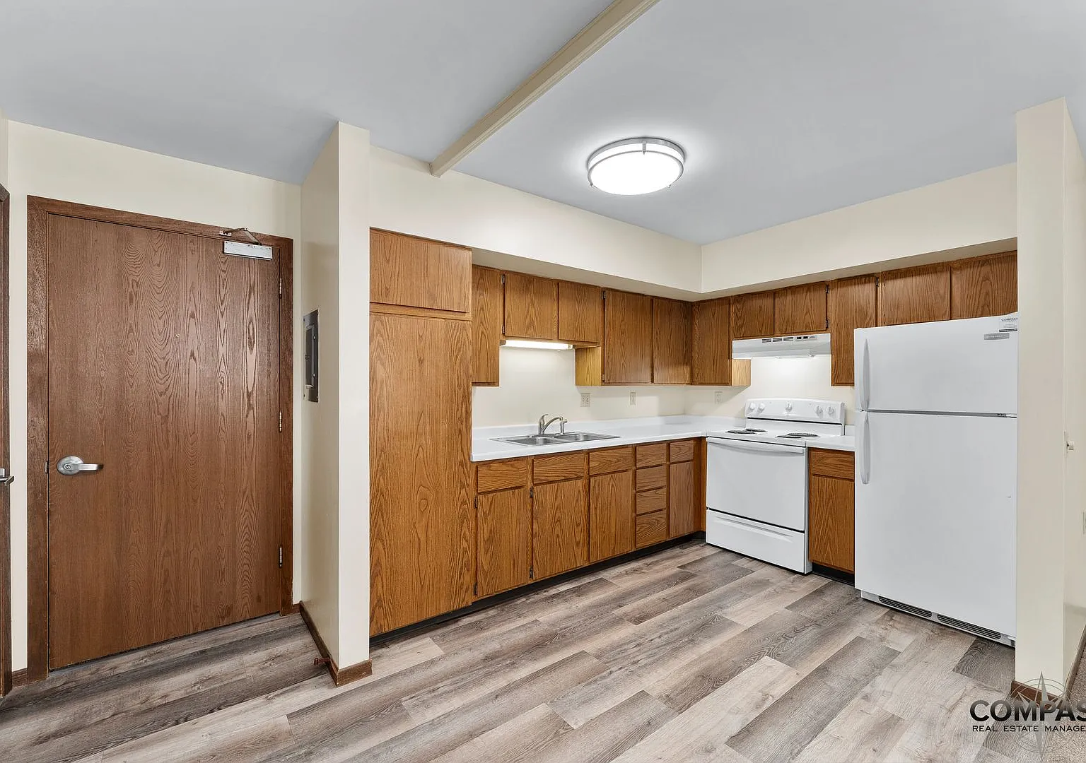 610 Gray St Apartments — Photo 2