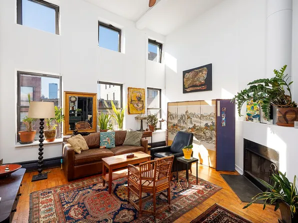 226 E 2nd St #5E, Manhattan, NY 10009