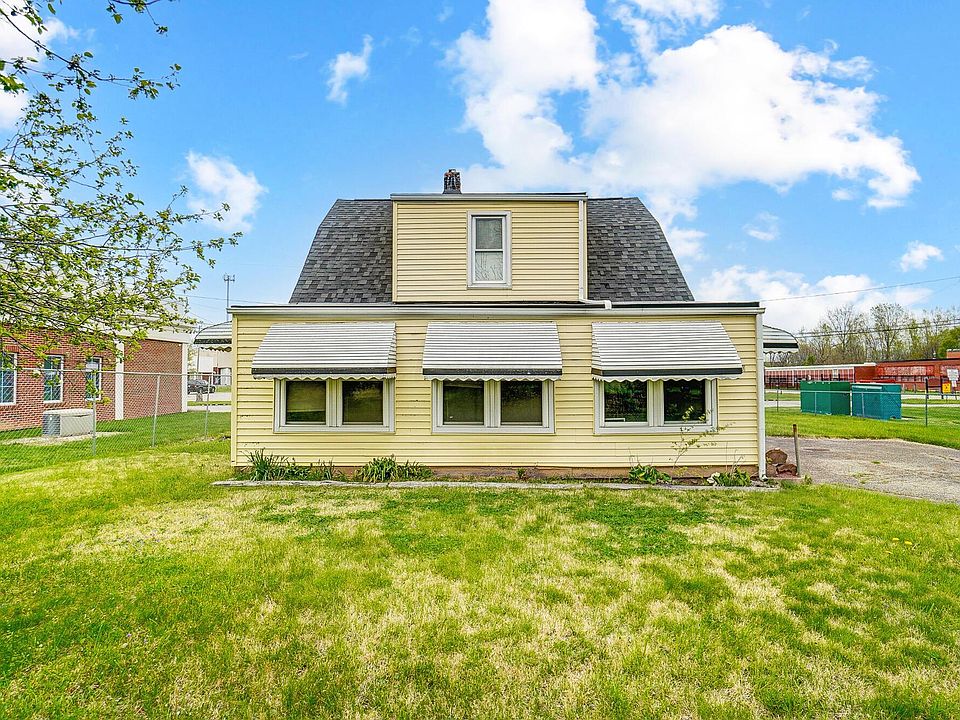 1st image of 3480 1st Ave