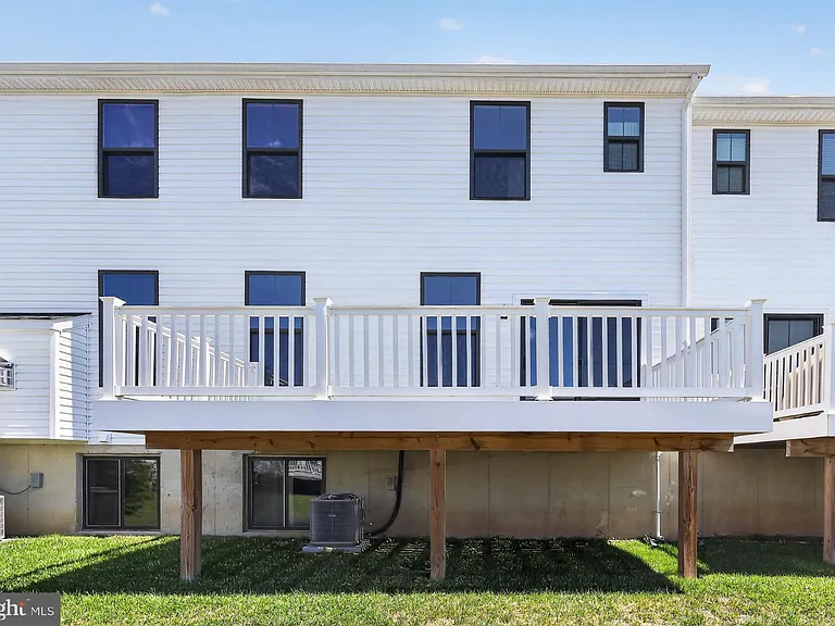8005 Milltown Cir — Photo 49