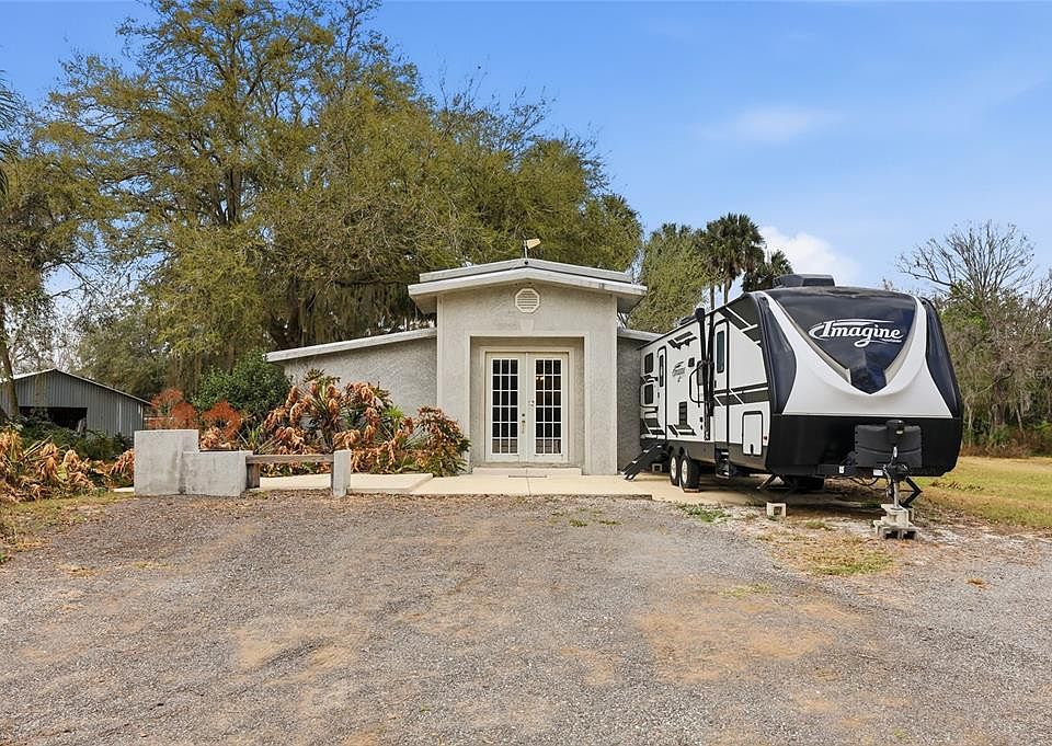 1st image of 2505 Canal Rd