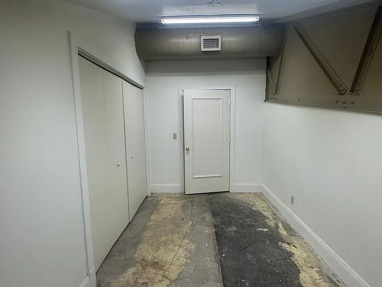 1115 S 4th St — Photo 37