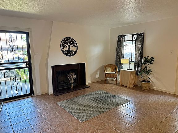 Spacious living room
