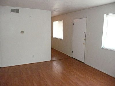 5th image of 2907 S 59th St APT 5