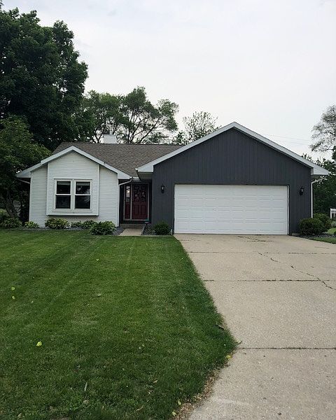 956 East John Street