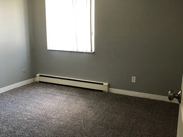 Prospect Pointe Apartments — Photo 38