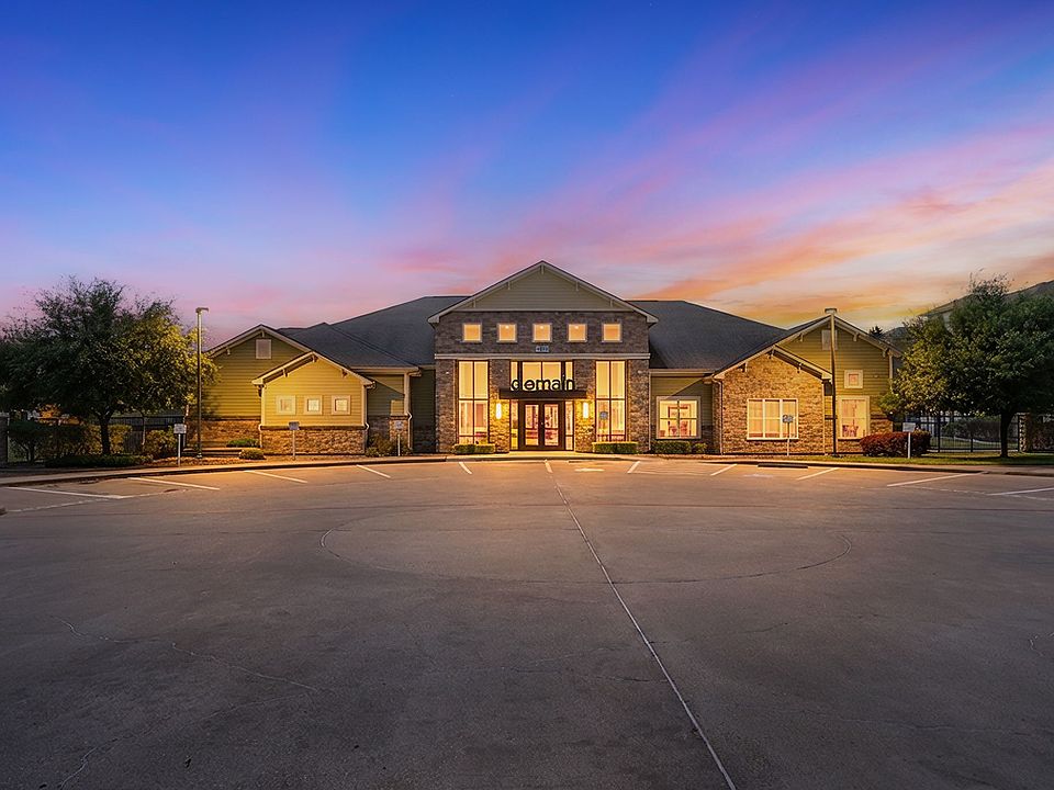 Domain Waco Exterior