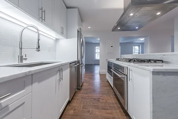 Rented by Thor Equities | media 28