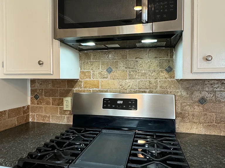 6715 Columbia Ln — Photo 14