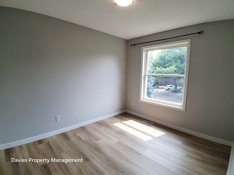 636 Saddleback Rd NW — Photo 15