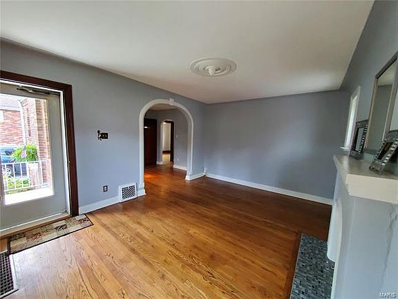 4th image of 9426 Alpine Dr