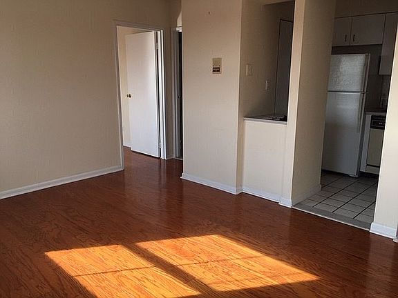 4th image of 4735 41st St APT 6A